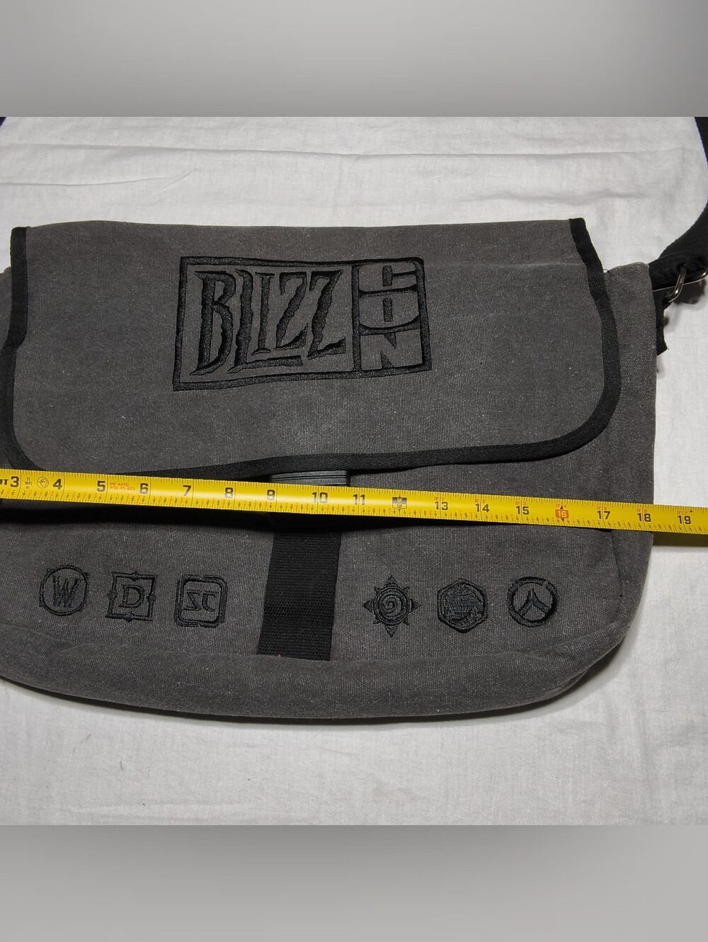 ​Official BlizzCon 2015 Grey Canvas Messenger Bag Blizzard Laptop Satchel Gaming - Picture 7 of 8